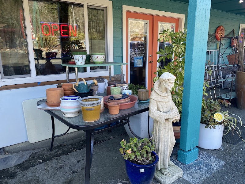 Lila's Resale Furniture and Collectibles