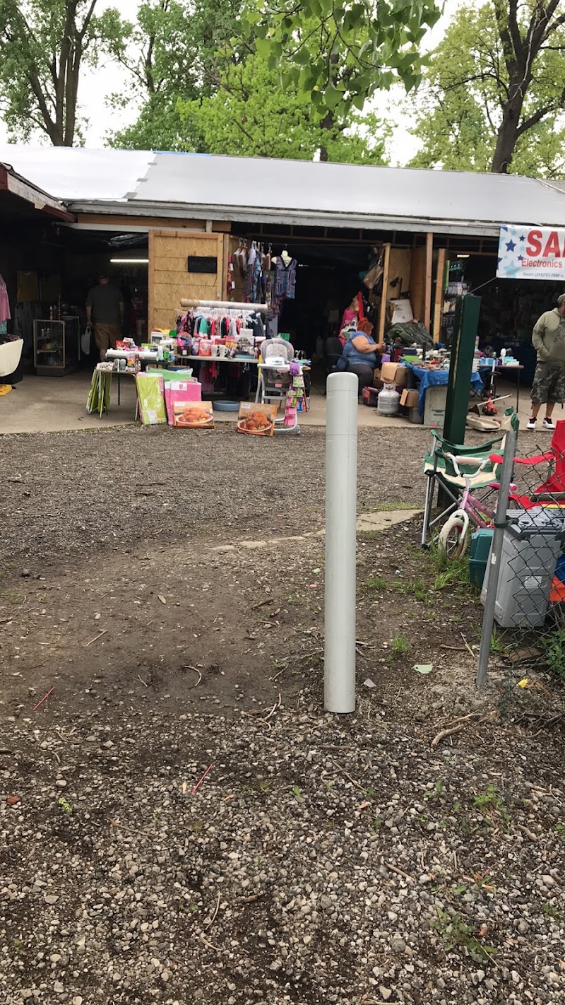 Greenlawn Grove Flea Market