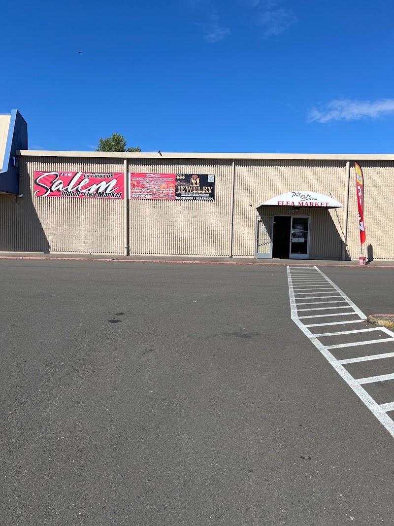 Salem Northgate Plaza / La Pulgita de Salem